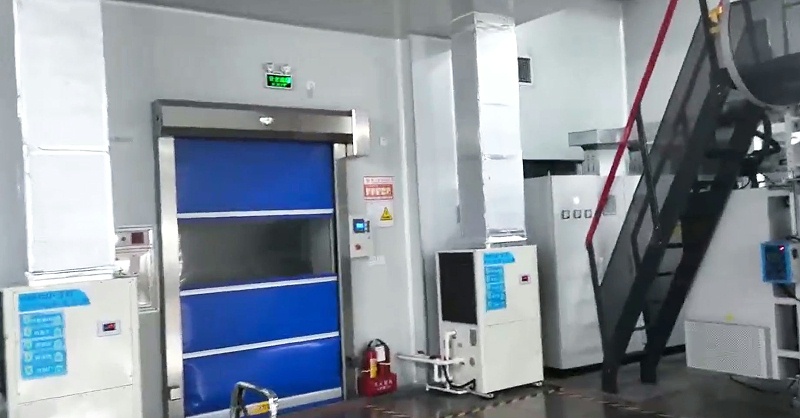 工業(yè)廠房區(qū)域崗位降溫，安裝星科蒸發(fā)冷省電空調(diào)-立式管道機(jī)